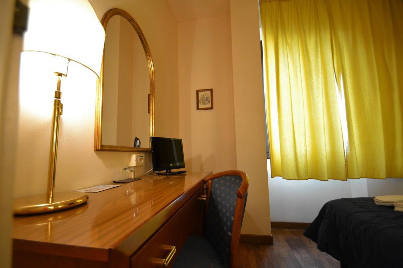 Hotel Posta Cecina  Εξωτερικό φωτογραφία