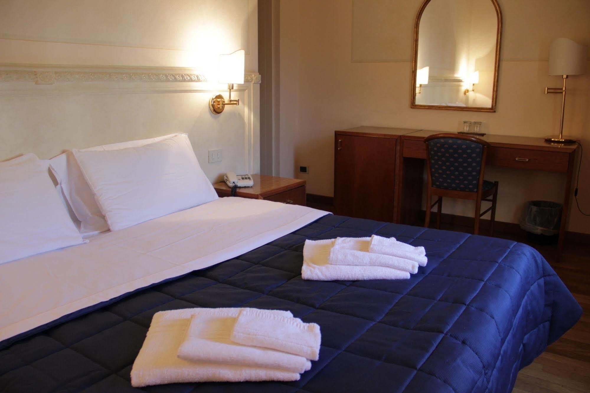Hotel Posta Cecina  Εξωτερικό φωτογραφία